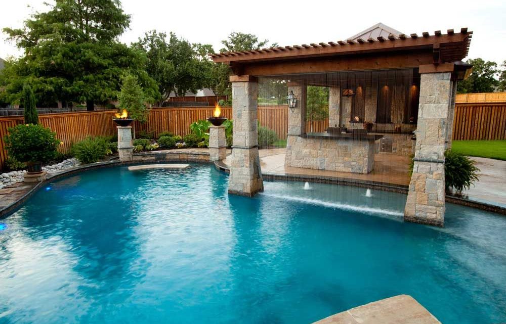 Swimming Pool Design Can Make a Backyard